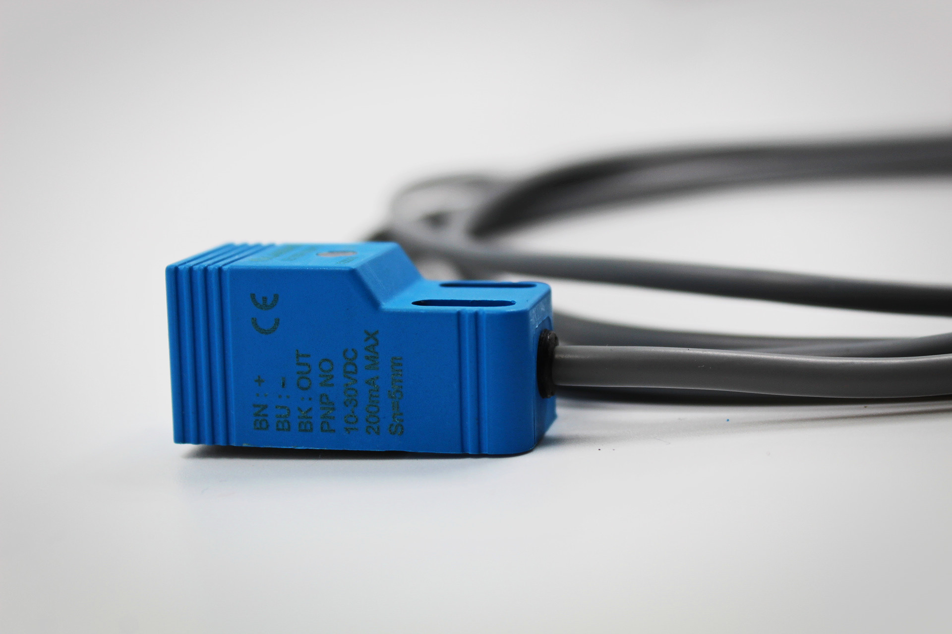 LE18SF05DPO - Interruptor de proximidad
